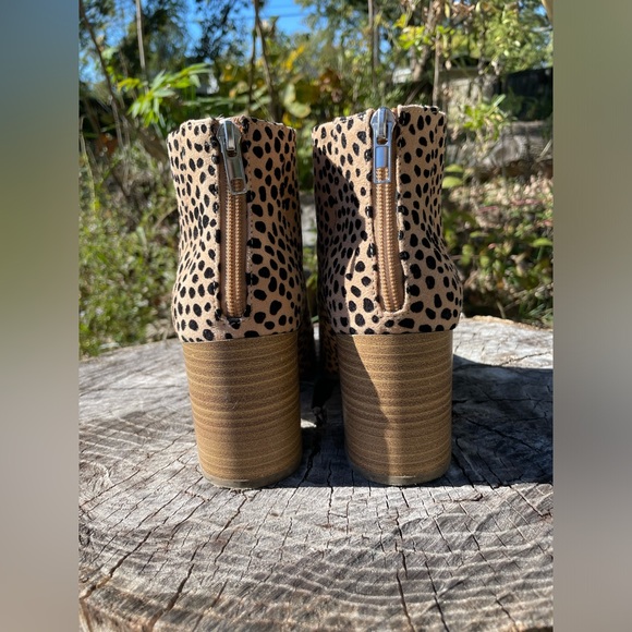 Cheetah Print Boots - Picture 3 of 6